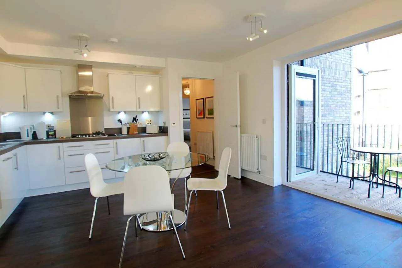 Altido Bright City Centre 2Bed, 2Bath With Free Parking Edinburgh Apartment