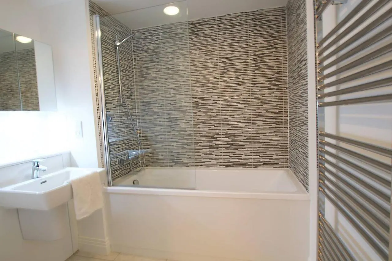 Altido Bright City Centre 2Bed, 2Bath With Free Parking Edinburgh