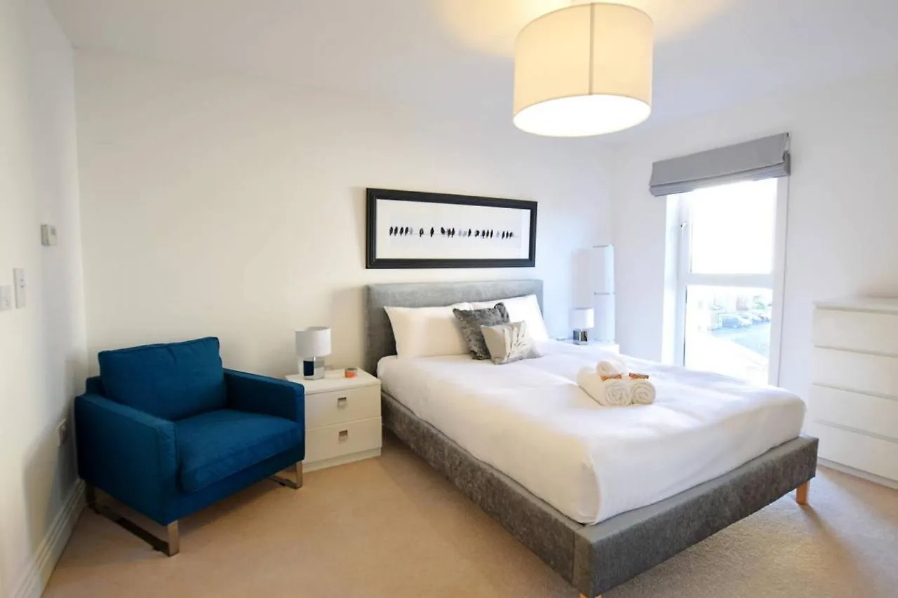 Altido Bright City Centre 2Bed, 2Bath With Free Parking Эдинбург