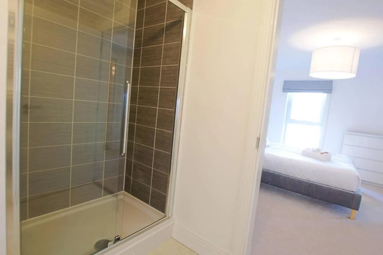 Апартаменты Altido Bright City Centre 2Bed, 2Bath With Free Parking Эдинбург